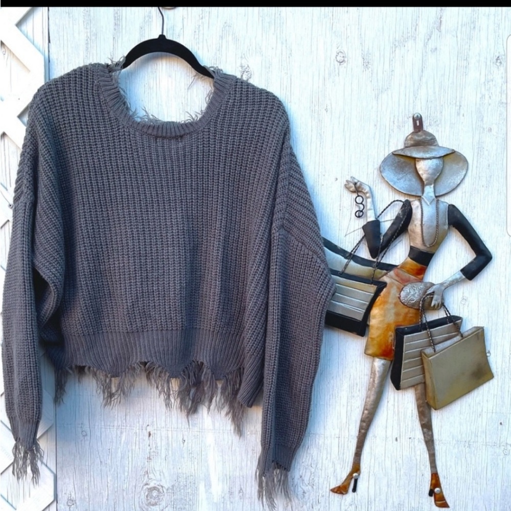 ✨🩶SWEATER🩶✨ - Picture 3 of 3